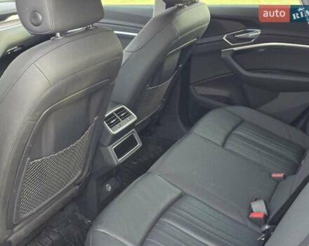 Ауди E-Tron 2019 в Тернополе на Automoto.ua Синий Ауди E-Tron, объемом двигателя 0 л и пробегом 119 тыс. км за 29499 $, фото 37 на Automoto.ua