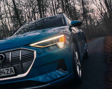 Синий Ауди E-Tron, объемом двигателя 0 л и пробегом 62 тыс. км за 32900 $, фото 4 на Automoto.ua