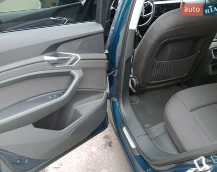 Синий Ауди E-Tron, объемом двигателя 0 л и пробегом 104 тыс. км за 23990 $, фото 5 на Automoto.ua