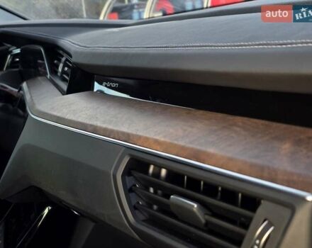 Ауди E-Tron 2019 в Тернополе на Automoto.ua Синий Ауди E-Tron, объемом двигателя 0 л и пробегом 119 тыс. км за 29499 $, фото 51 на Automoto.ua