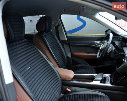 Синий Ауди E-Tron, объемом двигателя 0 л и пробегом 52 тыс. км за 31500 $, фото 31 на Automoto.ua