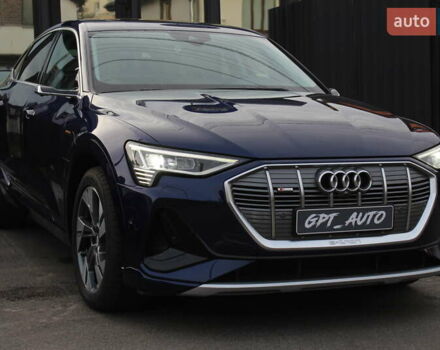 Синий Ауди E-Tron, объемом двигателя 0 л и пробегом 70 тыс. км за 34700 $, фото 2 на Automoto.ua