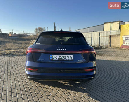 Синий Ауди E-Tron, объемом двигателя 0 л и пробегом 46 тыс. км за 31000 $, фото 2 на Automoto.ua