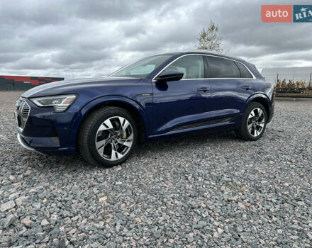 Синий Ауди E-Tron, объемом двигателя 0 л и пробегом 102 тыс. км за 34500 $, фото 2 на Automoto.ua