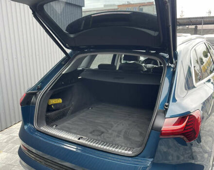 Синий Ауди E-Tron, объемом двигателя 0 л и пробегом 111 тыс. км за 26200 $, фото 20 на Automoto.ua