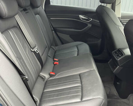 Синий Ауди E-Tron, объемом двигателя 0 л и пробегом 111 тыс. км за 26200 $, фото 12 на Automoto.ua