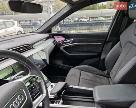 Синий Ауди E-Tron, объемом двигателя 0 л и пробегом 5 тыс. км за 58900 $, фото 23 на Automoto.ua