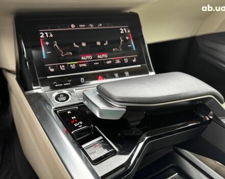 Синий Ауди E-Tron, объемом двигателя 0 л и пробегом 104 тыс. км за 33490 $, фото 29 на Automoto.ua