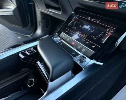 Синій Ауді E-Tron, об'ємом двигуна 0 л та пробігом 170 тис. км за 26499 $, фото 66 на Automoto.ua