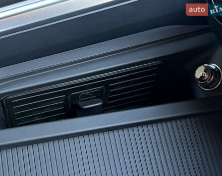 Синий Ауди E-Tron, объемом двигателя 0 л и пробегом 40 тыс. км за 36514 $, фото 69 на Automoto.ua