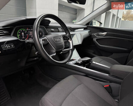 Синій Ауді E-Tron, об'ємом двигуна 0 л та пробігом 140 тис. км за 20900 $, фото 34 на Automoto.ua