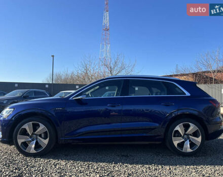Синий Ауди E-Tron, объемом двигателя 0 л и пробегом 40 тыс. км за 36514 $, фото 4 на Automoto.ua