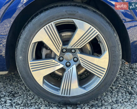 Синий Ауди E-Tron, объемом двигателя 0 л и пробегом 40 тыс. км за 36514 $, фото 24 на Automoto.ua