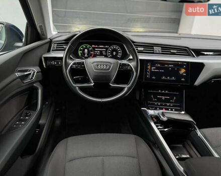 Синій Ауді E-Tron, об'ємом двигуна 0 л та пробігом 140 тис. км за 20900 $, фото 32 на Automoto.ua