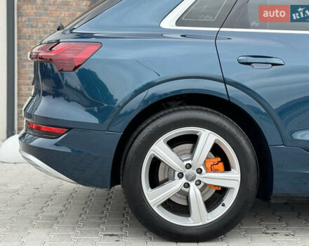 Синий Ауди E-Tron, объемом двигателя 0 л и пробегом 96 тыс. км за 25999 $, фото 21 на Automoto.ua