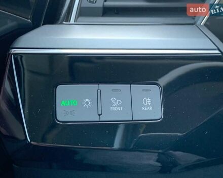 Синий Ауди E-Tron, объемом двигателя 0 л и пробегом 142 тыс. км за 26500 $, фото 49 на Automoto.ua