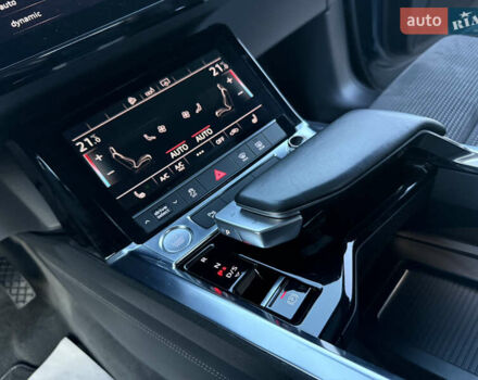 Синій Ауді E-Tron, об'ємом двигуна 0 л та пробігом 170 тис. км за 26499 $, фото 49 на Automoto.ua