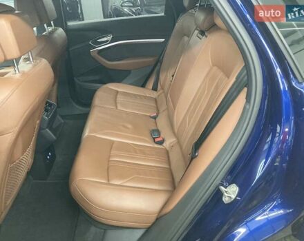 Синий Ауди E-Tron, объемом двигателя 0 л и пробегом 75 тыс. км за 45652 $, фото 11 на Automoto.ua