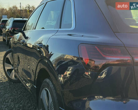 Синий Ауди E-Tron, объемом двигателя 0 л и пробегом 40 тыс. км за 36514 $, фото 11 на Automoto.ua