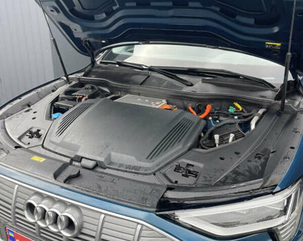 Синий Ауди E-Tron, объемом двигателя 0 л и пробегом 111 тыс. км за 26200 $, фото 32 на Automoto.ua