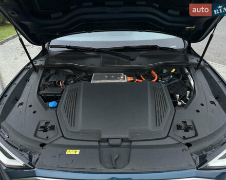 Синий Ауди E-Tron, объемом двигателя 0 л и пробегом 85 тыс. км за 38999 $, фото 2 на Automoto.ua