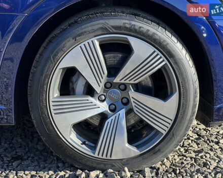 Синий Ауди E-Tron, объемом двигателя 0 л и пробегом 40 тыс. км за 36514 $, фото 26 на Automoto.ua