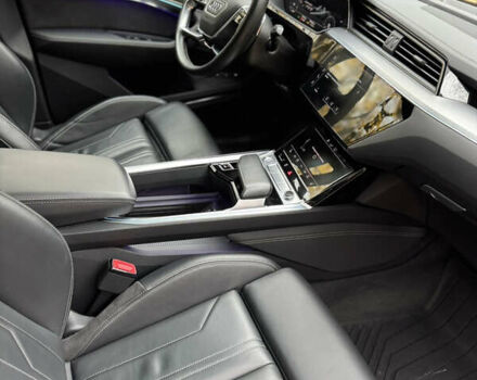 Синий Ауди E-Tron, объемом двигателя 0 л и пробегом 113 тыс. км за 32500 $, фото 25 на Automoto.ua