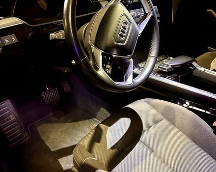 Синій Ауді E-Tron, об'ємом двигуна 0.41 л та пробігом 83 тис. км за 33480 $, фото 5 на Automoto.ua