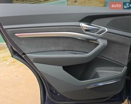 Синий Ауди E-Tron, объемом двигателя 0 л и пробегом 43 тыс. км за 39500 $, фото 65 на Automoto.ua