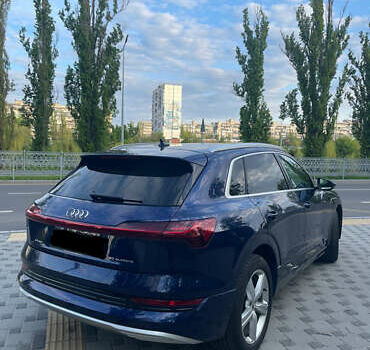 Синий Ауди E-Tron, объемом двигателя 0 л и пробегом 50 тыс. км за 29500 $, фото 6 на Automoto.ua