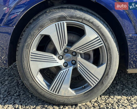 Синий Ауди E-Tron, объемом двигателя 0 л и пробегом 40 тыс. км за 36514 $, фото 25 на Automoto.ua