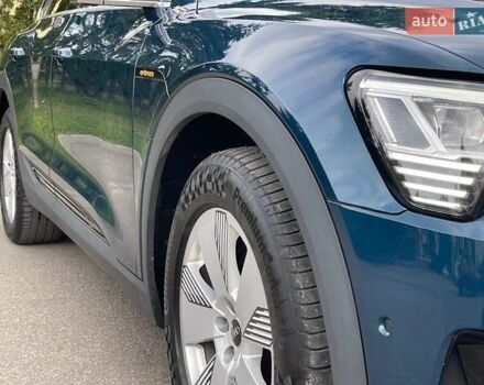 Синий Ауди E-Tron, объемом двигателя 0 л и пробегом 142 тыс. км за 26500 $, фото 4 на Automoto.ua