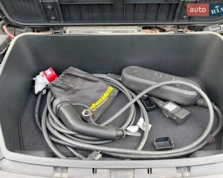 Синий Ауди E-Tron, объемом двигателя 0 л и пробегом 142 тыс. км за 26500 $, фото 25 на Automoto.ua