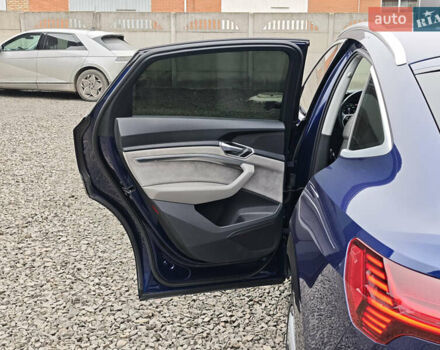 Синий Ауди E-Tron, объемом двигателя 0 л и пробегом 95 тыс. км за 34999 $, фото 65 на Automoto.ua