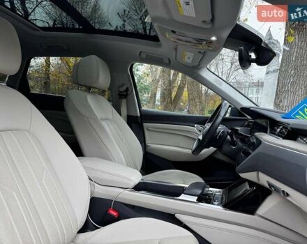 Синий Ауди E-Tron, объемом двигателя 0 л и пробегом 104 тыс. км за 33490 $, фото 42 на Automoto.ua