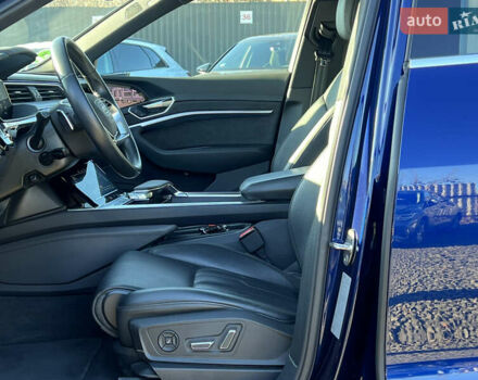 Синий Ауди E-Tron, объемом двигателя 0 л и пробегом 40 тыс. км за 36514 $, фото 31 на Automoto.ua