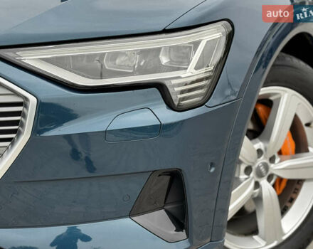 Синий Ауди E-Tron, объемом двигателя 0 л и пробегом 96 тыс. км за 25999 $, фото 14 на Automoto.ua