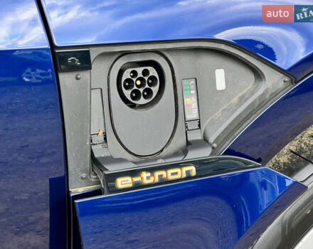 Синий Ауди E-Tron, объемом двигателя 0 л и пробегом 40 тыс. км за 36514 $, фото 116 на Automoto.ua