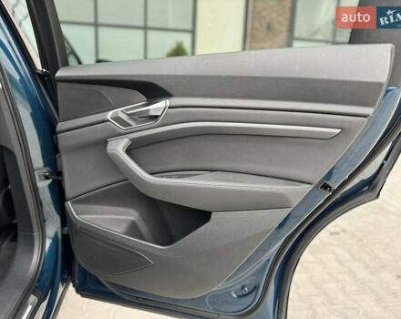 Синий Ауди E-Tron, объемом двигателя 0 л и пробегом 96 тыс. км за 25999 $, фото 55 на Automoto.ua