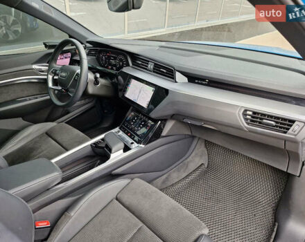 Синий Ауди E-Tron, объемом двигателя 0 л и пробегом 5 тыс. км за 58900 $, фото 8 на Automoto.ua