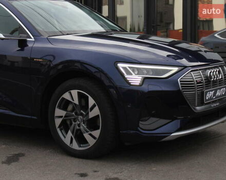 Синий Ауди E-Tron, объемом двигателя 0 л и пробегом 70 тыс. км за 34700 $, фото 4 на Automoto.ua