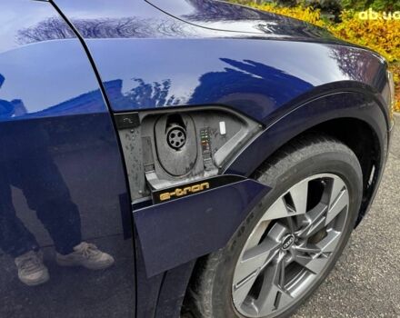 Синий Ауди E-Tron, объемом двигателя 0 л и пробегом 104 тыс. км за 33490 $, фото 6 на Automoto.ua