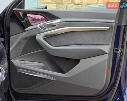 Синий Ауди E-Tron, объемом двигателя 0 л и пробегом 43 тыс. км за 39500 $, фото 43 на Automoto.ua