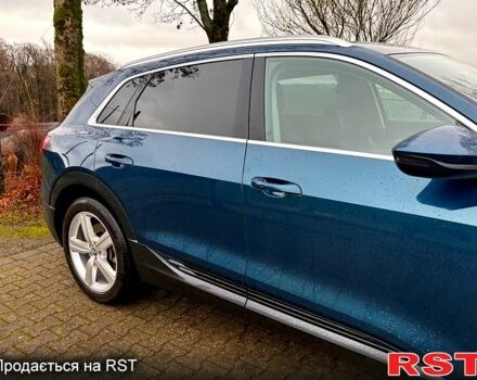Синій Ауді E-Tron, об'ємом двигуна 0.41 л та пробігом 83 тис. км за 33480 $, фото 4 на Automoto.ua