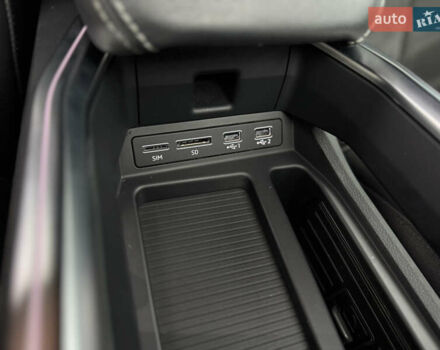 Синий Ауди E-Tron, объемом двигателя 0 л и пробегом 71 тыс. км за 28300 $, фото 32 на Automoto.ua