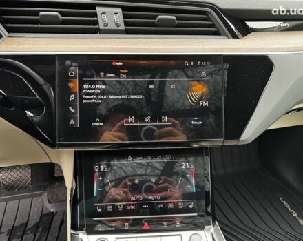 Синий Ауди E-Tron, объемом двигателя 0 л и пробегом 104 тыс. км за 33490 $, фото 24 на Automoto.ua