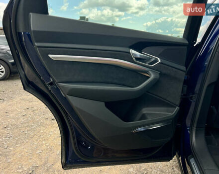 Синий Ауди E-Tron, объемом двигателя 0 л и пробегом 38 тыс. км за 39180 $, фото 45 на Automoto.ua