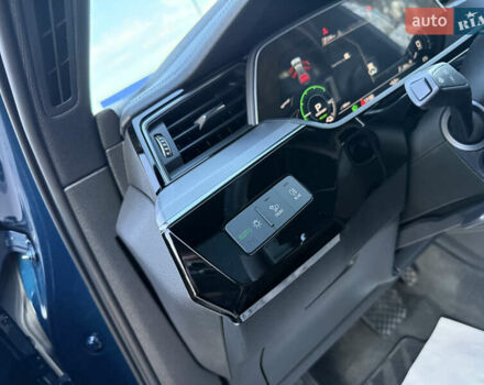 Синій Ауді E-Tron, об'ємом двигуна 0 л та пробігом 170 тис. км за 26499 $, фото 47 на Automoto.ua
