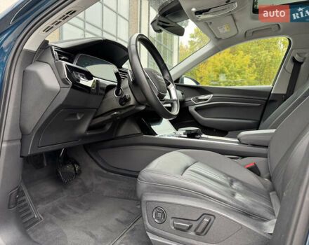 Синий Ауди E-Tron, объемом двигателя 0 л и пробегом 96 тыс. км за 25999 $, фото 49 на Automoto.ua