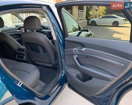 Синий Ауди E-Tron, объемом двигателя 0 л и пробегом 142 тыс. км за 26500 $, фото 41 на Automoto.ua